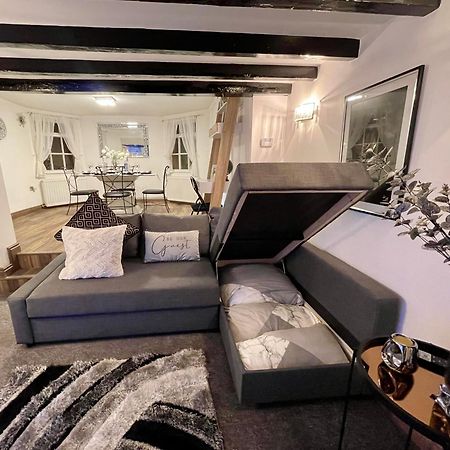 Tollgate House - Luxury Cozy Cottage - Huge Hot Tub - Alton Towers Cheadle  Exterior photo
